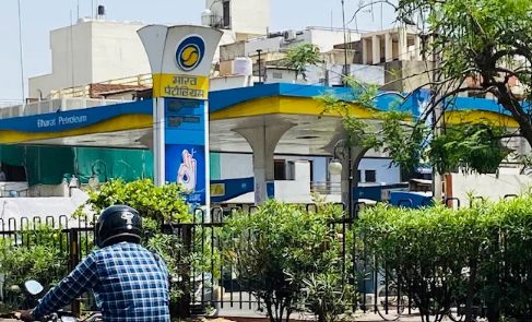 Bharat Petrol and CNG Pump – SARAF BROTHERS